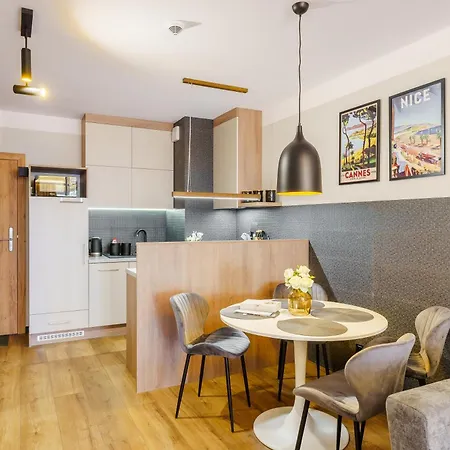 Laba Kolobrzeg Apartamenty Kasprowicza 20C Parking Basen Fitness Bawialnia W Cenie, Parkplatz Schwimmbad Fitness Spielzimmer Im Preis Exterior photo