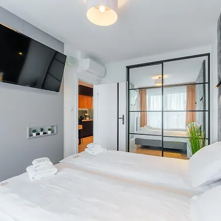Laba Kolobrzeg Apartamenty Kasprowicza 20C Parking Basen Fitness Bawialnia W Cenie, Parkplatz Schwimmbad Fitness Spielzimmer Im Preis Exterior photo