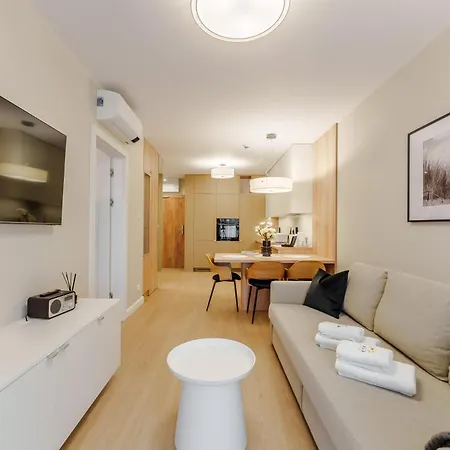 Laba Kolobrzeg Apartamenty Kasprowicza 20C Parking Basen Fitness Bawialnia W Cenie, Parkplatz Schwimmbad Fitness Spielzimmer Im Preis Exterior photo