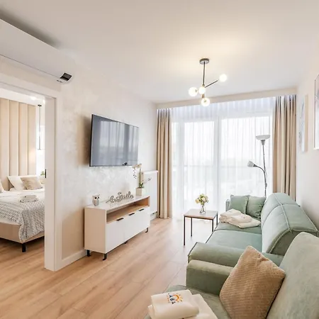 Laba Kolobrzeg Apartamenty Kasprowicza 20C Parking Basen Fitness Bawialnia W Cenie, Parkplatz Schwimmbad Fitness Spielzimmer Im Preis Exterior photo