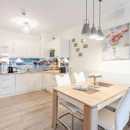 Laba Kolobrzeg Apartamenty Kasprowicza 20C Parking Basen Fitness Bawialnia W Cenie, Parkplatz Schwimmbad Fitness Spielzimmer Im Preis Exterior photo